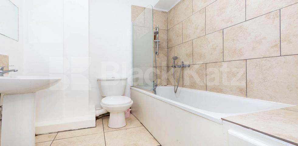 			2 Bedroom, 1 bath, 1 reception Apartment			 Dalston Lane, HACKNEY CENTRAL